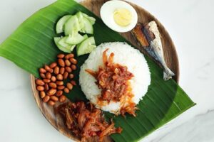 22 Heartwarming Asian Rice Recipes for Dinner Tonight 🍚💖 23 nasi lemak recipe
