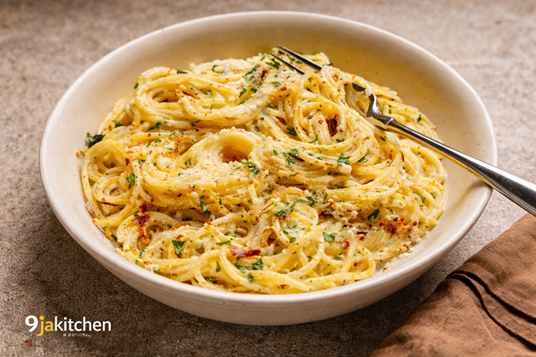 easy spaghetti aglio e olio