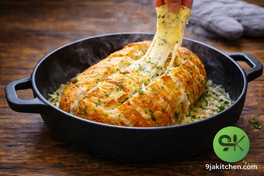 easy cheesy garlic bread
