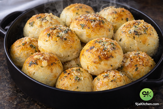 How To Make Garlic Cheese Bombs – Irresistible Cheesy Delight🧄🍞🧀 4 cheesy garlic bread bites