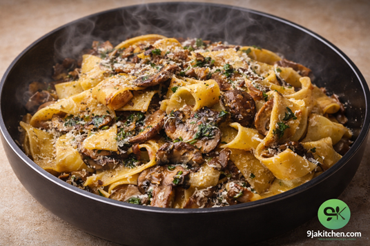 easy garlic mushroom pasta