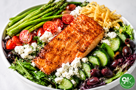 Mediterranean salmon salad