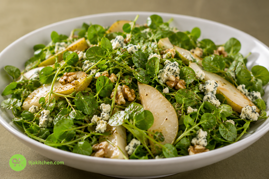 pear and blue cheese salad